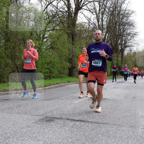 12.04.2026 - 45. Internationalen Wilhelmsburger Insellauf Yannick Fuchs http://msf.ph/oto/9495049 12.04.2026 13:05:13 Laufen 3272, 4868, 4867, 5649 meine-sportfotos.de
