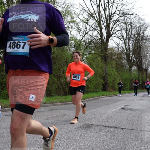 12.04.2026 - 45. Internationalen Wilhelmsburger Insellauf Yannick Fuchs http://msf.ph/oto/9495064 12.04.2026 13:05:15 Laufen 3272, 10, 4867, 4868 meine-sportfotos.de