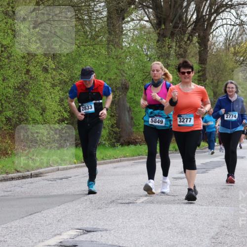 12.04.2026 - 45. Internationalen Wilhelmsburger Insellauf Yannick Fuchs http://msf.ph/oto/9495078 12.04.2026 13:05:17 Laufen 5332, 2833, 5849, 2774, 3277, 112 meine-sportfotos.de