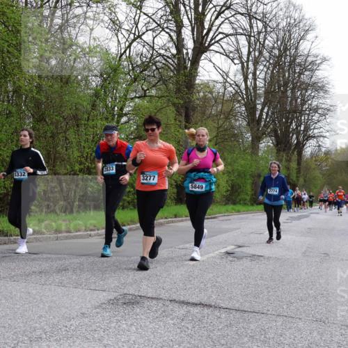 12.04.2026 - 45. Internationalen Wilhelmsburger Insellauf Yannick Fuchs http://msf.ph/oto/9495115 12.04.2026 13:05:19 Laufen 2833, 5332, 3277, 5849, 2774 meine-sportfotos.de