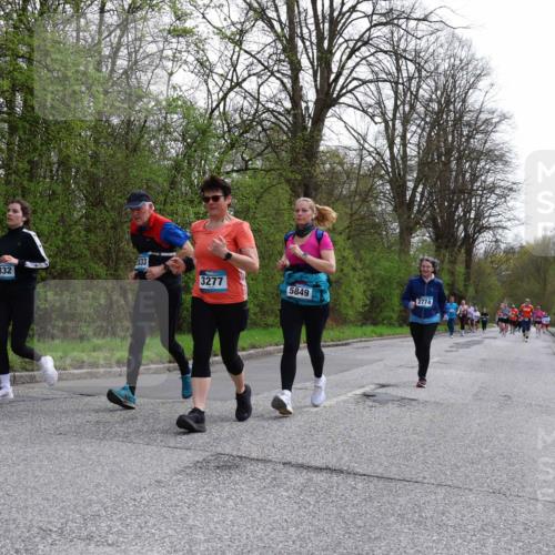 12.04.2026 - 45. Internationalen Wilhelmsburger Insellauf Yannick Fuchs http://msf.ph/oto/9495119 12.04.2026 13:05:20 Laufen 833, 5332, 3277, 5849, 2774 meine-sportfotos.de