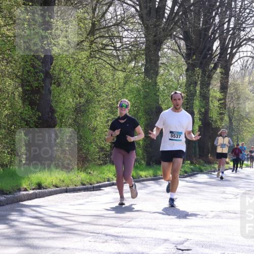 12.04.2026 - 45. Internationalen Wilhelmsburger Insellauf Yannick Fuchs http://msf.ph/oto/9495150 12.04.2026 10:50:23 Laufen 5537 meine-sportfotos.de