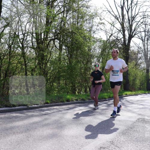 12.04.2026 - 45. Internationalen Wilhelmsburger Insellauf Yannick Fuchs http://msf.ph/oto/9495191 12.04.2026 10:50:26 Laufen 5537 meine-sportfotos.de