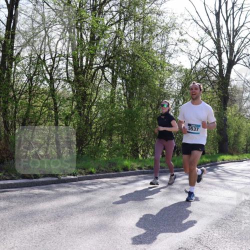 12.04.2026 - 45. Internationalen Wilhelmsburger Insellauf Yannick Fuchs http://msf.ph/oto/9495193 12.04.2026 10:50:26 Laufen 5537 meine-sportfotos.de
