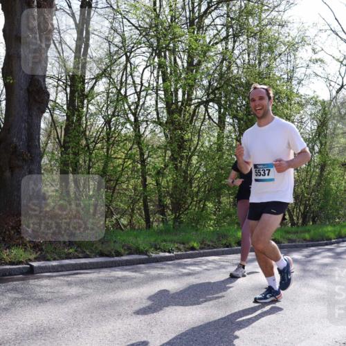 12.04.2026 - 45. Internationalen Wilhelmsburger Insellauf Yannick Fuchs http://msf.ph/oto/9495200 12.04.2026 10:50:27 Laufen 5537 meine-sportfotos.de