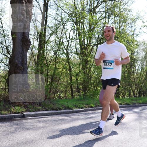 12.04.2026 - 45. Internationalen Wilhelmsburger Insellauf Yannick Fuchs http://msf.ph/oto/9495203 12.04.2026 10:50:27 Laufen 5537 meine-sportfotos.de