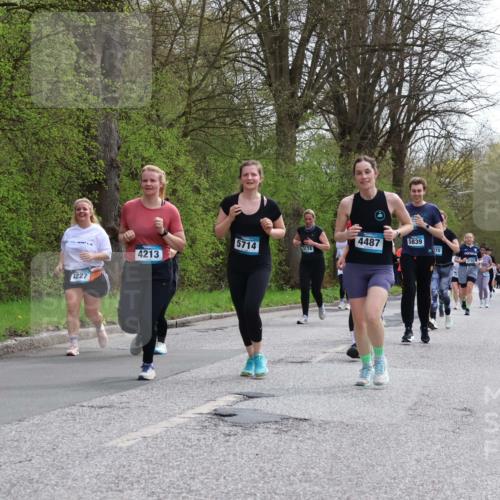 12.04.2026 - 45. Internationalen Wilhelmsburger Insellauf Yannick Fuchs http://msf.ph/oto/9495285 12.04.2026 13:05:38 Laufen 1227, 4213, 4487, 5839, 5714, 570, 2174, 3193 meine-sportfotos.de