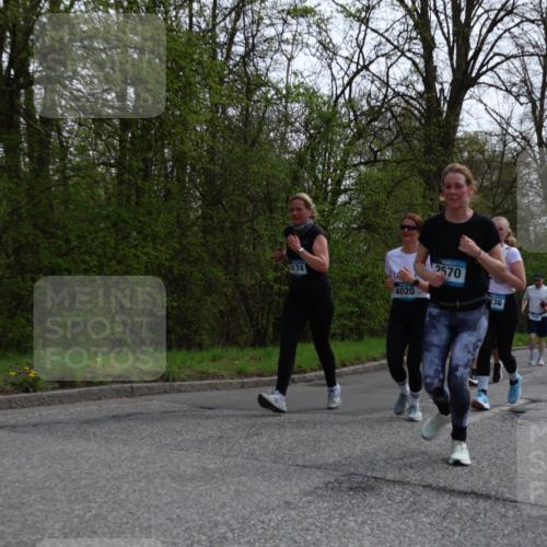 12.04.2026 - 45. Internationalen Wilhelmsburger Insellauf Yannick Fuchs http://msf.ph/oto/9495352 12.04.2026 13:05:44 Laufen 74, 4020, 2570, 236, 3193, 4936 meine-sportfotos.de