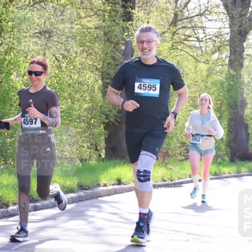 12.04.2026 - 45. Internationalen Wilhelmsburger Insellauf Yannick Fuchs http://msf.ph/oto/9495355 12.04.2026 10:50:45 Laufen 4597, 4595, 3052 meine-sportfotos.de