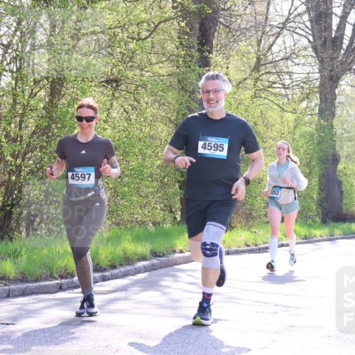 12.04.2026 - 45. Internationalen Wilhelmsburger Insellauf Yannick Fuchs http://msf.ph/oto/9495357 12.04.2026 10:50:45 Laufen 4597, 4595, 3052 meine-sportfotos.de
