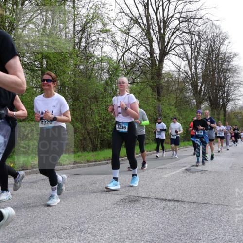 12.04.2026 - 45. Internationalen Wilhelmsburger Insellauf Yannick Fuchs http://msf.ph/oto/9495363 12.04.2026 13:05:45 Laufen 2570, 4020, 3236, 4936, 3527 meine-sportfotos.de