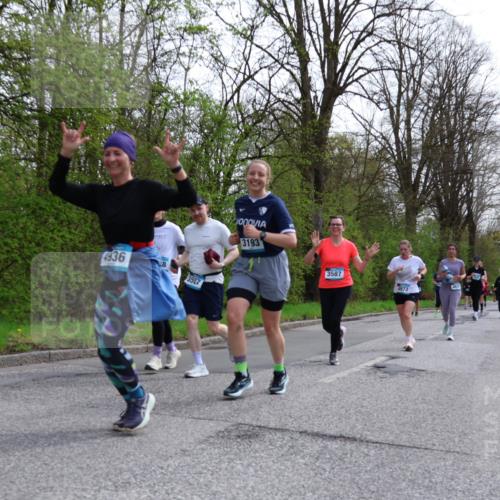 12.04.2026 - 45. Internationalen Wilhelmsburger Insellauf Yannick Fuchs http://msf.ph/oto/9495388 12.04.2026 13:05:48 Laufen 4936, 3527, 3193, 3587, 4972 meine-sportfotos.de