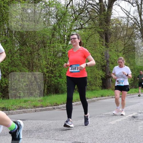 12.04.2026 - 45. Internationalen Wilhelmsburger Insellauf Yannick Fuchs http://msf.ph/oto/9495396 12.04.2026 13:05:49 Laufen 95, 3587, 4972, 548, 4639, 3265 meine-sportfotos.de