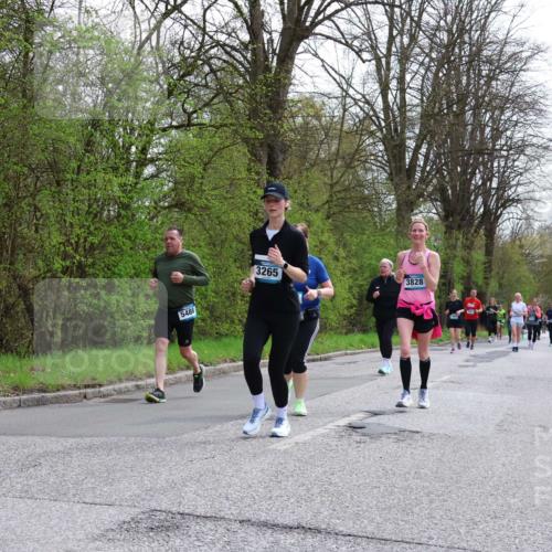 12.04.2026 - 45. Internationalen Wilhelmsburger Insellauf Yannick Fuchs http://msf.ph/oto/9495436 12.04.2026 13:05:53 Laufen 5488, 3265, 3828 meine-sportfotos.de