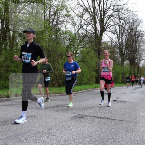 12.04.2026 - 45. Internationalen Wilhelmsburger Insellauf Yannick Fuchs http://msf.ph/oto/9495453 12.04.2026 13:05:54 Laufen 3265, 3265, 5488, 3927, 3828 meine-sportfotos.de