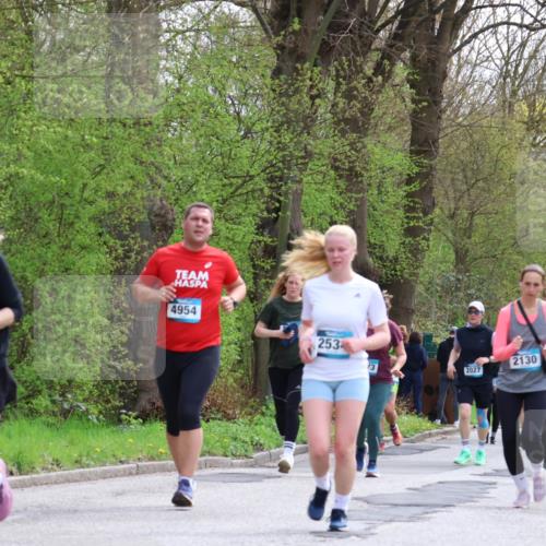 12.04.2026 - 45. Internationalen Wilhelmsburger Insellauf Yannick Fuchs http://msf.ph/oto/9495473 12.04.2026 13:05:57 Laufen 2366, 4954, 2534, 2027, 2130, 2013, 500 meine-sportfotos.de