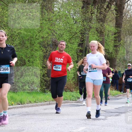 12.04.2026 - 45. Internationalen Wilhelmsburger Insellauf Yannick Fuchs http://msf.ph/oto/9495475 12.04.2026 13:05:57 Laufen 2366, 4954, 2572, 2534, 73, 2027, 2130, 201 meine-sportfotos.de