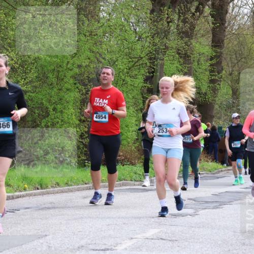 12.04.2026 - 45. Internationalen Wilhelmsburger Insellauf Yannick Fuchs http://msf.ph/oto/9495477 12.04.2026 13:05:57 Laufen 4954, 2366, 253, 2573, 2130, 2027, 201, 500 meine-sportfotos.de