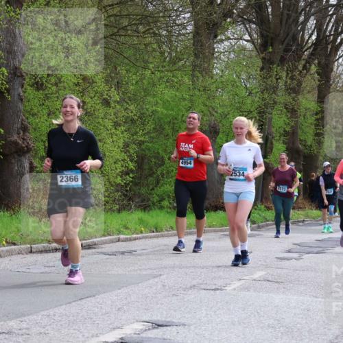 12.04.2026 - 45. Internationalen Wilhelmsburger Insellauf Yannick Fuchs http://msf.ph/oto/9495488 12.04.2026 13:05:58 Laufen 2366, 4954, 2534, 25731, 2027, 2130, 500 meine-sportfotos.de