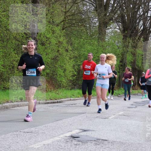 12.04.2026 - 45. Internationalen Wilhelmsburger Insellauf Yannick Fuchs http://msf.ph/oto/9495495 12.04.2026 13:05:59 Laufen 4954, 2366, 1253, 2130, 2573, 2013, 500 meine-sportfotos.de