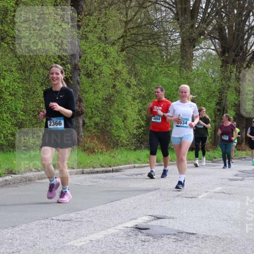 12.04.2026 - 45. Internationalen Wilhelmsburger Insellauf Yannick Fuchs http://msf.ph/oto/9495497 12.04.2026 13:05:59 Laufen 4954, 534, 2572, 2366, 2573, 2130, 2013, 500 meine-sportfotos.de