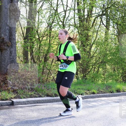 12.04.2026 - 45. Internationalen Wilhelmsburger Insellauf Yannick Fuchs http://msf.ph/oto/9495505 12.04.2026 10:50:59 Laufen 3420 meine-sportfotos.de