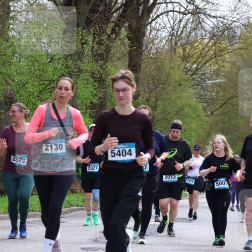12.04.2026 - 45. Internationalen Wilhelmsburger Insellauf Yannick Fuchs http://msf.ph/oto/9495515 12.04.2026 13:06:01 Laufen 2572, 2573, 2130, 2027, 5404, 2013, 4274, 500 meine-sportfotos.de