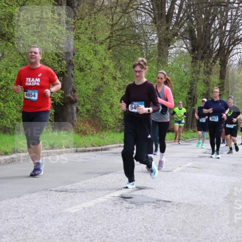 12.04.2026 - 45. Internationalen Wilhelmsburger Insellauf Yannick Fuchs http://msf.ph/oto/9495531 12.04.2026 13:06:02 Laufen 4954, 540, 2027, 3857, 2013, 500 meine-sportfotos.de