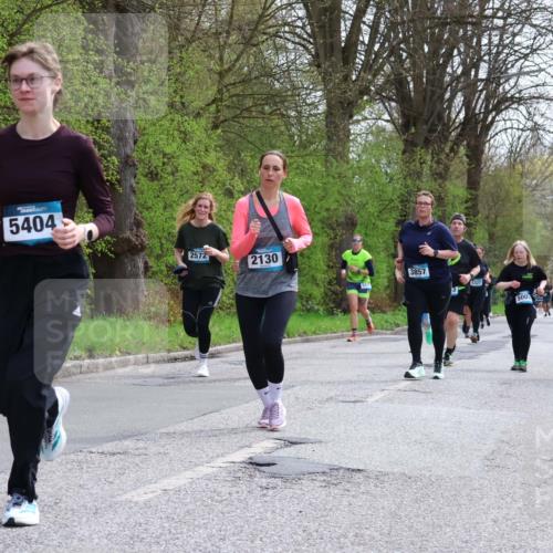 12.04.2026 - 45. Internationalen Wilhelmsburger Insellauf Yannick Fuchs http://msf.ph/oto/9495541 12.04.2026 13:06:03 Laufen 5404, 2572, 2130, 3857, 5327, 500 meine-sportfotos.de