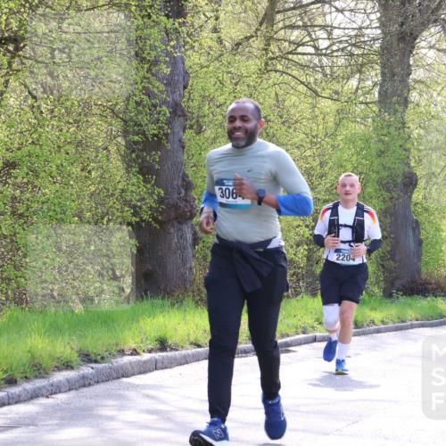 12.04.2026 - 45. Internationalen Wilhelmsburger Insellauf Yannick Fuchs http://msf.ph/oto/9495543 12.04.2026 10:51:03 Laufen 306, 2204, 5570, 4732 meine-sportfotos.de