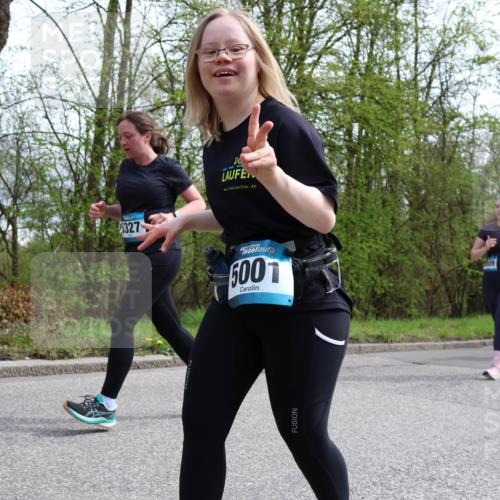 12.04.2026 - 45. Internationalen Wilhelmsburger Insellauf Yannick Fuchs http://msf.ph/oto/9495612 12.04.2026 13:06:13 Laufen 5230, 5327, 5001 meine-sportfotos.de