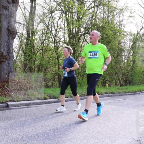 12.04.2026 - 45. Internationalen Wilhelmsburger Insellauf Yannick Fuchs http://msf.ph/oto/9495749 12.04.2026 10:51:23 Laufen 484, 4486, 3910 meine-sportfotos.de