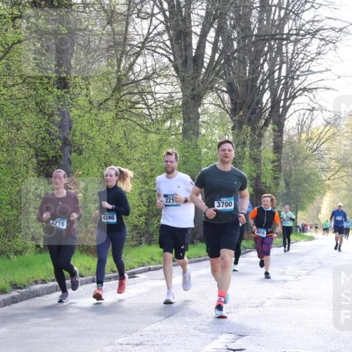 12.04.2026 - 45. Internationalen Wilhelmsburger Insellauf Yannick Fuchs http://msf.ph/oto/9495799 12.04.2026 10:51:30 Laufen 4246, 3716, 221, 3700, 3615 meine-sportfotos.de