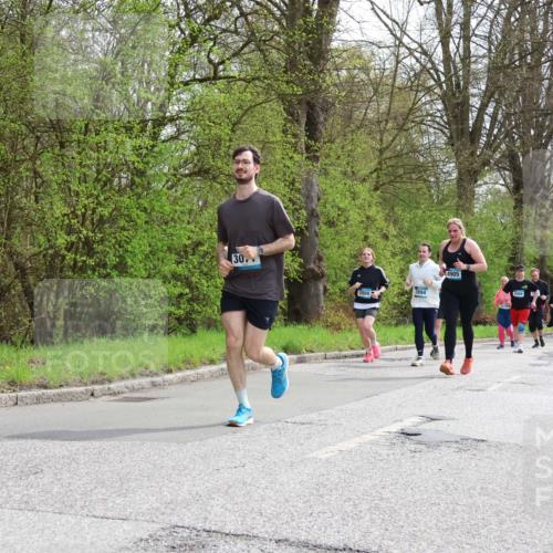 12.04.2026 - 45. Internationalen Wilhelmsburger Insellauf Yannick Fuchs http://msf.ph/oto/9495882 12.04.2026 13:06:48 Laufen 30, 2894, 4905, 175 meine-sportfotos.de