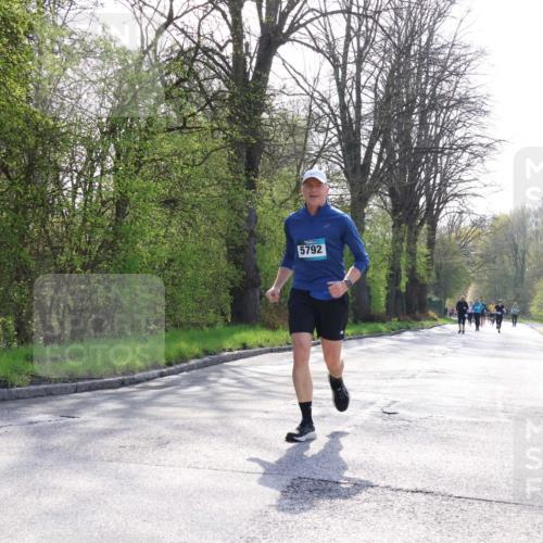 12.04.2026 - 45. Internationalen Wilhelmsburger Insellauf Yannick Fuchs http://msf.ph/oto/9495899 12.04.2026 10:51:43 Laufen 5792 meine-sportfotos.de