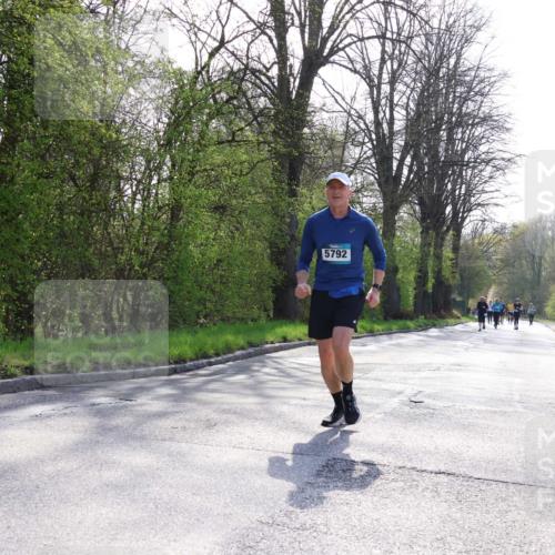 12.04.2026 - 45. Internationalen Wilhelmsburger Insellauf Yannick Fuchs http://msf.ph/oto/9495901 12.04.2026 10:51:43 Laufen 5792 meine-sportfotos.de
