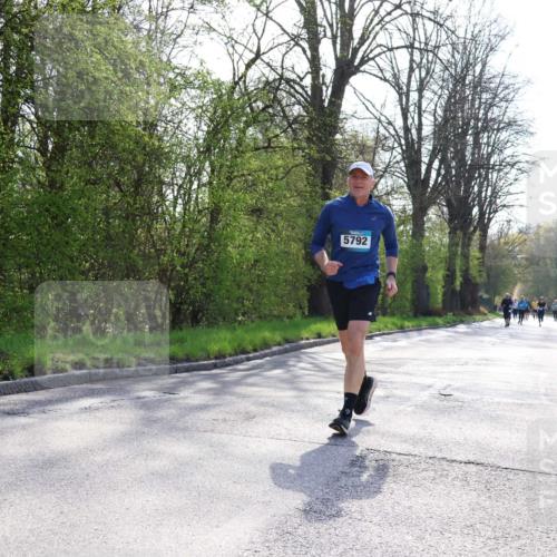 12.04.2026 - 45. Internationalen Wilhelmsburger Insellauf Yannick Fuchs http://msf.ph/oto/9495903 12.04.2026 10:51:44 Laufen 5792 meine-sportfotos.de