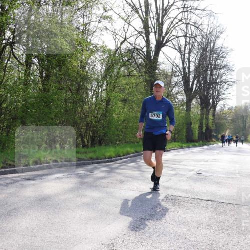 12.04.2026 - 45. Internationalen Wilhelmsburger Insellauf Yannick Fuchs http://msf.ph/oto/9495906 12.04.2026 10:51:44 Laufen 5792 meine-sportfotos.de