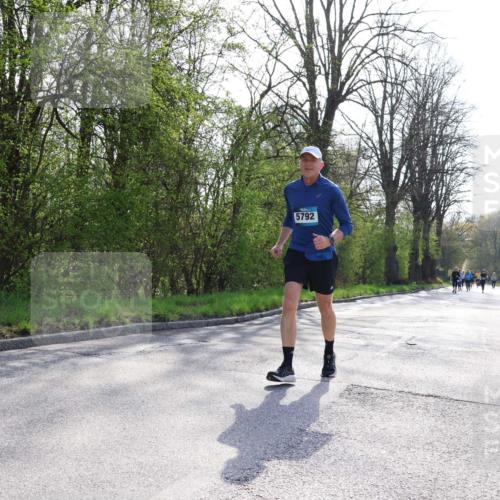 12.04.2026 - 45. Internationalen Wilhelmsburger Insellauf Yannick Fuchs http://msf.ph/oto/9495907 12.04.2026 10:51:44 Laufen 5792 meine-sportfotos.de