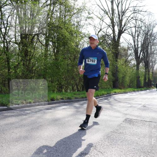 12.04.2026 - 45. Internationalen Wilhelmsburger Insellauf Yannick Fuchs http://msf.ph/oto/9495913 12.04.2026 10:51:44 Laufen 5792 meine-sportfotos.de