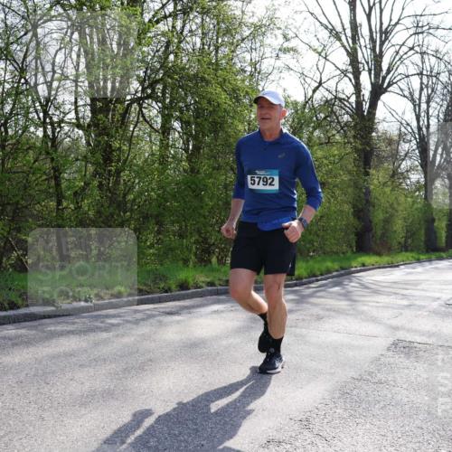 12.04.2026 - 45. Internationalen Wilhelmsburger Insellauf Yannick Fuchs http://msf.ph/oto/9495915 12.04.2026 10:51:44 Laufen 5792 meine-sportfotos.de