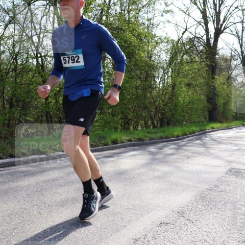 12.04.2026 - 45. Internationalen Wilhelmsburger Insellauf Yannick Fuchs http://msf.ph/oto/9495922 12.04.2026 10:51:45 Laufen 5792 meine-sportfotos.de