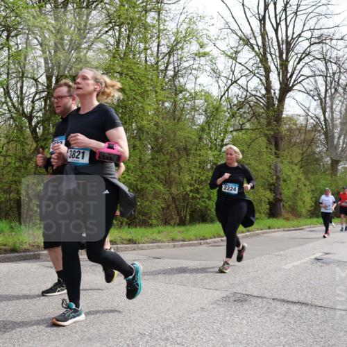 12.04.2026 - 45. Internationalen Wilhelmsburger Insellauf Yannick Fuchs http://msf.ph/oto/9495976 12.04.2026 13:06:58 Laufen 2002, 3821, 2224 meine-sportfotos.de