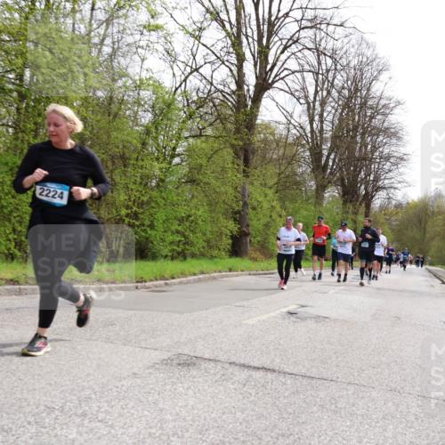 12.04.2026 - 45. Internationalen Wilhelmsburger Insellauf Yannick Fuchs http://msf.ph/oto/9495982 12.04.2026 13:06:59 Laufen 2224, 4417, 123 meine-sportfotos.de