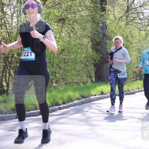 12.04.2026 - 45. Internationalen Wilhelmsburger Insellauf Yannick Fuchs http://msf.ph/oto/9495999 12.04.2026 10:51:59 Laufen 2221, 2203, 2225 meine-sportfotos.de