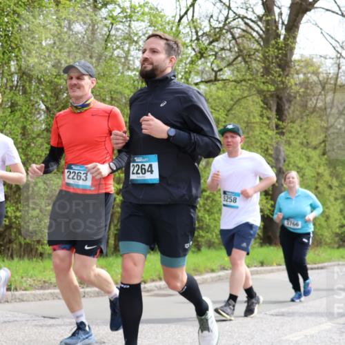 12.04.2026 - 45. Internationalen Wilhelmsburger Insellauf Yannick Fuchs http://msf.ph/oto/9496000 12.04.2026 13:07:04 Laufen 2261, 2263, 2264, 5258, 3766, 4103 meine-sportfotos.de