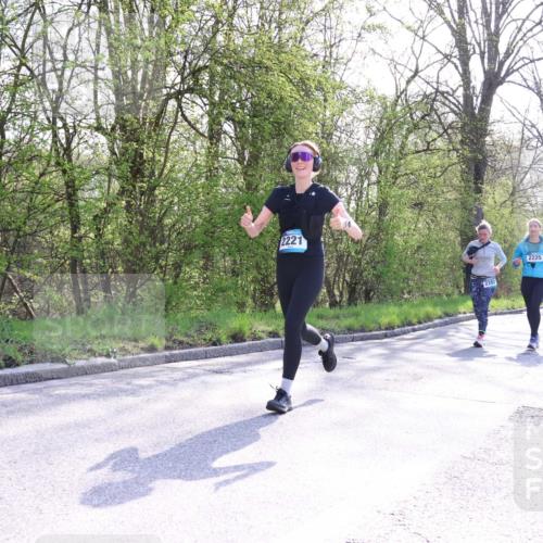 12.04.2026 - 45. Internationalen Wilhelmsburger Insellauf Yannick Fuchs http://msf.ph/oto/9496006 12.04.2026 10:51:59 Laufen 2221, 2203, 2225 meine-sportfotos.de