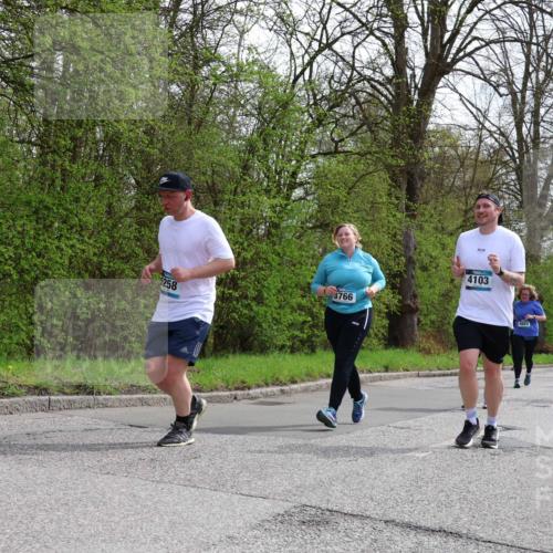 12.04.2026 - 45. Internationalen Wilhelmsburger Insellauf Yannick Fuchs http://msf.ph/oto/9496008 12.04.2026 13:07:05 Laufen 258, 3766, 4103, 4803, 3203 meine-sportfotos.de