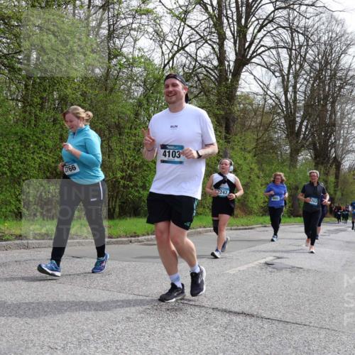 12.04.2026 - 45. Internationalen Wilhelmsburger Insellauf Yannick Fuchs http://msf.ph/oto/9496020 12.04.2026 13:07:06 Laufen 3766, 4103, 2247, 4803, 3203 meine-sportfotos.de