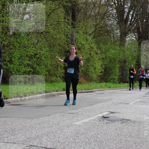 12.04.2026 - 45. Internationalen Wilhelmsburger Insellauf Yannick Fuchs http://msf.ph/oto/9496088 12.04.2026 13:07:13 Laufen 2333, 4552 meine-sportfotos.de